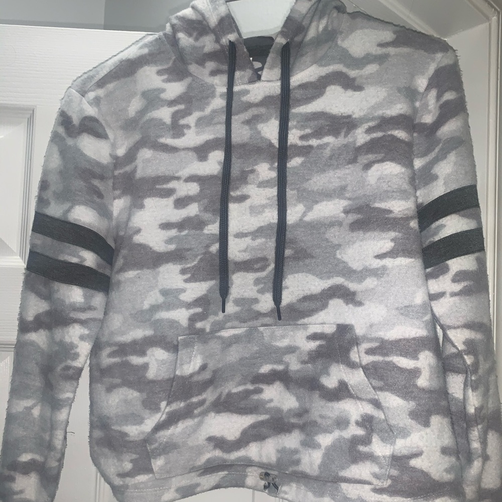 2 No Boundaries Sweatshirts